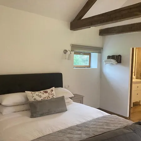 D'hotes Belle Vallee Bed & Breakfast 4*